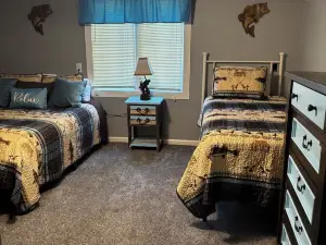 4-Bedroom House in the Nolin Lake KY Area with AC, WiFi. Enjoy Your Stay