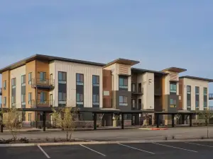 Landing Beautiful 1bd, Courtyard, Clubhouse
