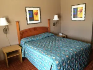 Lake Shore Motel