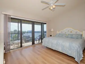 Beautiful waterfront condo with gulf access
