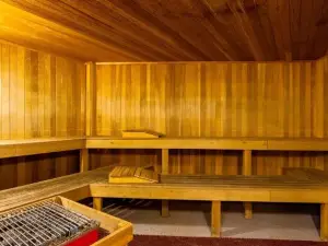 No Resort Fee Ski-InOut Hot Tub Pool View Balcony Sleeps 4