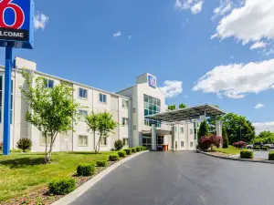 Motel 6 Bristol, VA