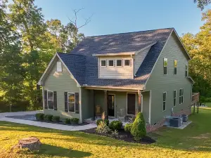 Tranquil Luxury on 6 Acres