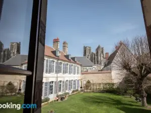 L'Hotel de Panette, Un Exceptionnel château en Coeur de Ville - Parking privé Cour