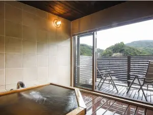 巖屋日式旅館