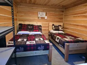 Cabin 8 - Rustic Mountain Cabin Rental - Up to 3 persons