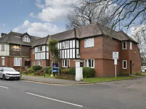 Travelodge Walton-On-Thames Hotel