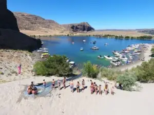 Crescent Bar Waterfront Home- Private Beach, Water Views, Hiking, Golf, Live Concerts