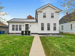 Modern Farmhouse in Charming Neighborhood Walking Distance to Downtown