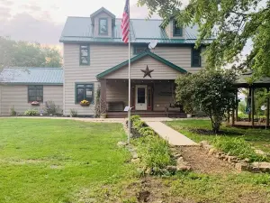 KC HOUSE Cozy Country Home. Enjoy the country life!