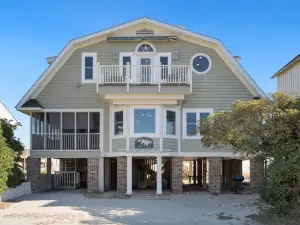 Laughin Place 7 Bedroom Home by Peace Vacations
