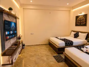 Hotel The Raveera Inn