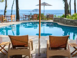 Arenas Del Mar Beachfront & Rainforest Resort Member of the Cayuga Collection