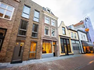 Great 95m2 Two-Bedroom Apartment - WE39