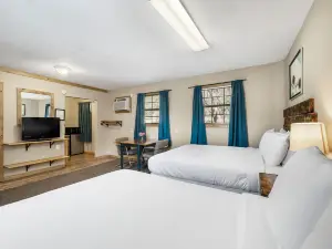The Claire Hotel