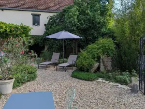 Beautiful stone house "country chic", private heated pool, play area