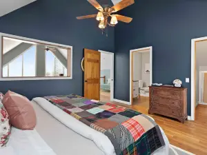 Private Lakefront Cottage on Whitestone Lake - Pet Friendly!