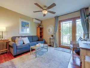 Chic Peaceful Retreat 16 Mi to Beaches and Wineries!