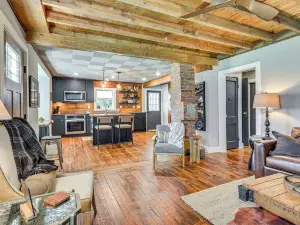 Cozy Cottage: Nature-filled Winston-salem Retreat!