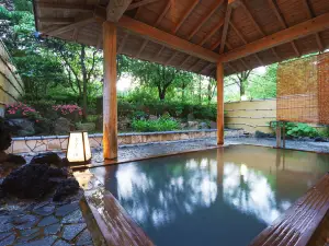 Hotel Hoho "A Hotel Overlooking the Echigo Plain and the Yahiko Mountain range"