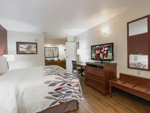 Red Roof Inn & Suites Calhoun