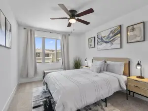 Exclusive Luxstay: Indulge in Opulence in the Heart of Las Vegas 5Bed/3Bath