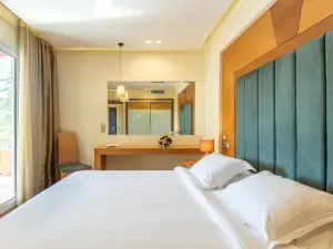 Oasis Hotel Apartments
