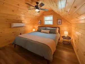 Cabin w/ River Boat Ramp~Private HotTub~Sauna~Lake Cumberland~Firepit~Pickleball