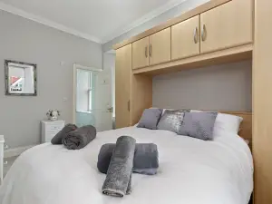 10 Mansion House - Indoor Pool, Sea Views, Gym