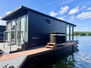 Houseboat Marina with Hot Tub