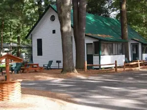 The Elms Waterfront Cottages