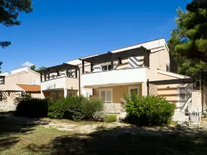 Zaton Holiday Resort 4 Star Apartments