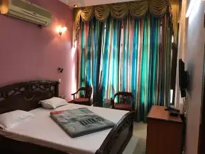 Hotel D R International