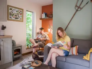 Hayne Barn Estate - Private Estate : 6 Eco Lodges - 1 Studio