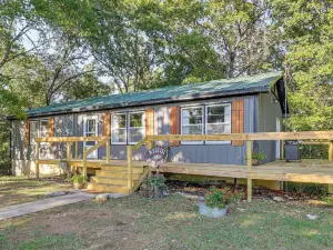 Peaceful Cassville Vacation Rental - Hike and Fish!