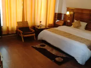 Hotel Blue Pine