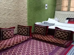Shahi Palace Guest House