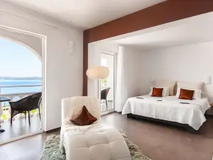 Pantokrator Hotel