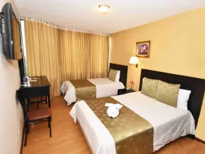 Hotel Montecarlo - Piscina & Desayuno Buffet Incluido