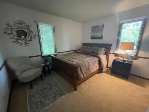 House On the Hill Charming 3-bedroom house with Rec Room, in lovely Savanna