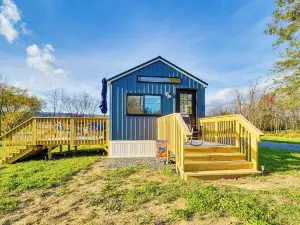 Little Blue Cabin! Country Stay Near Williamsport