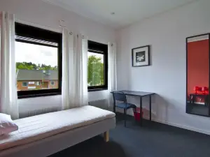 Hotel & Hostel 10