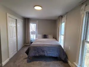 Cozy Modern Upstairs Apartment