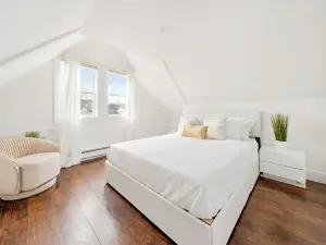 Elegant Hideaway • Free Parking