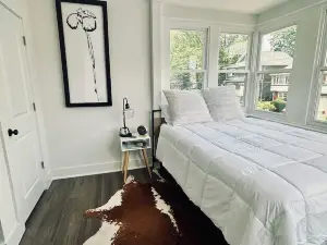 Cozy 3 bedroom apartment-10 mins EWR Airport, 30 mins NYC 20 mins American Dream