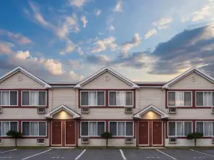 Travelodge by Wyndham Drummondville