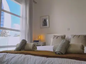 29 LIM - Downtown Retreat