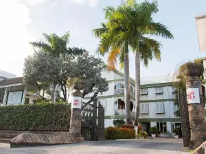 Cara Lodge Hotel