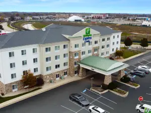 Holiday Inn Express & Suites CHICAGO NORTH-WAUKEGAN-GURNEE by IHG