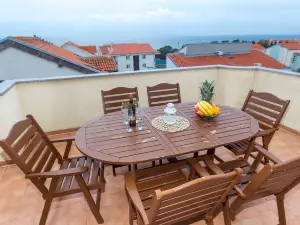 Maru Apartments